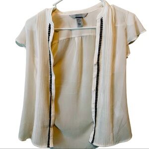 H& M Cream size 2 front -button  black trims short sleeve Business Casual